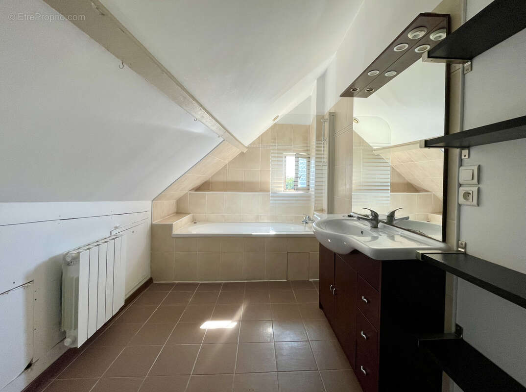 Centre ville Historique Senlis : Appartement T3 - photo 6