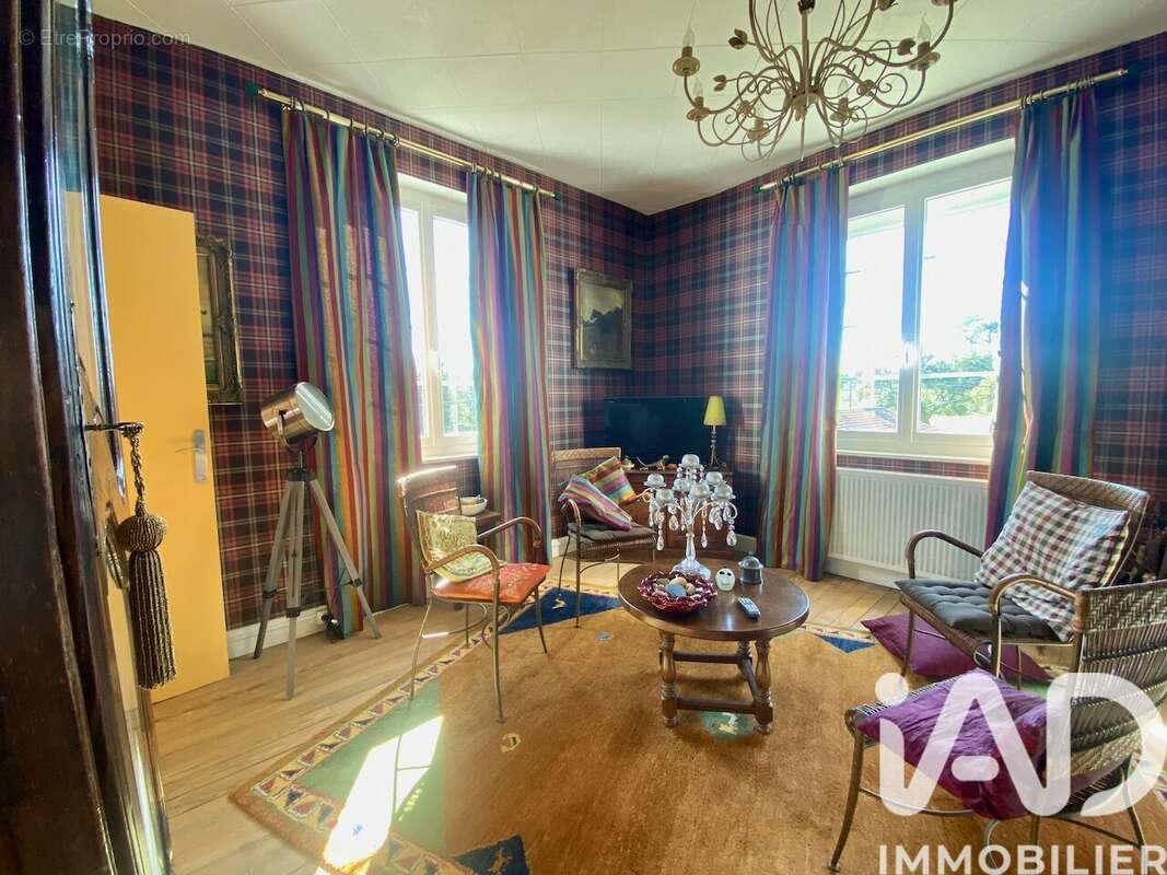 Maison 412 m² à Bousses  - photo 8