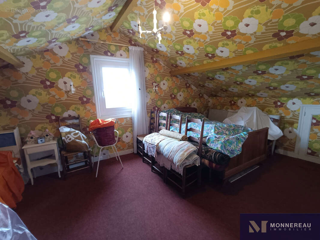 Maison à ROULLET-SAINT-ESTEPHE