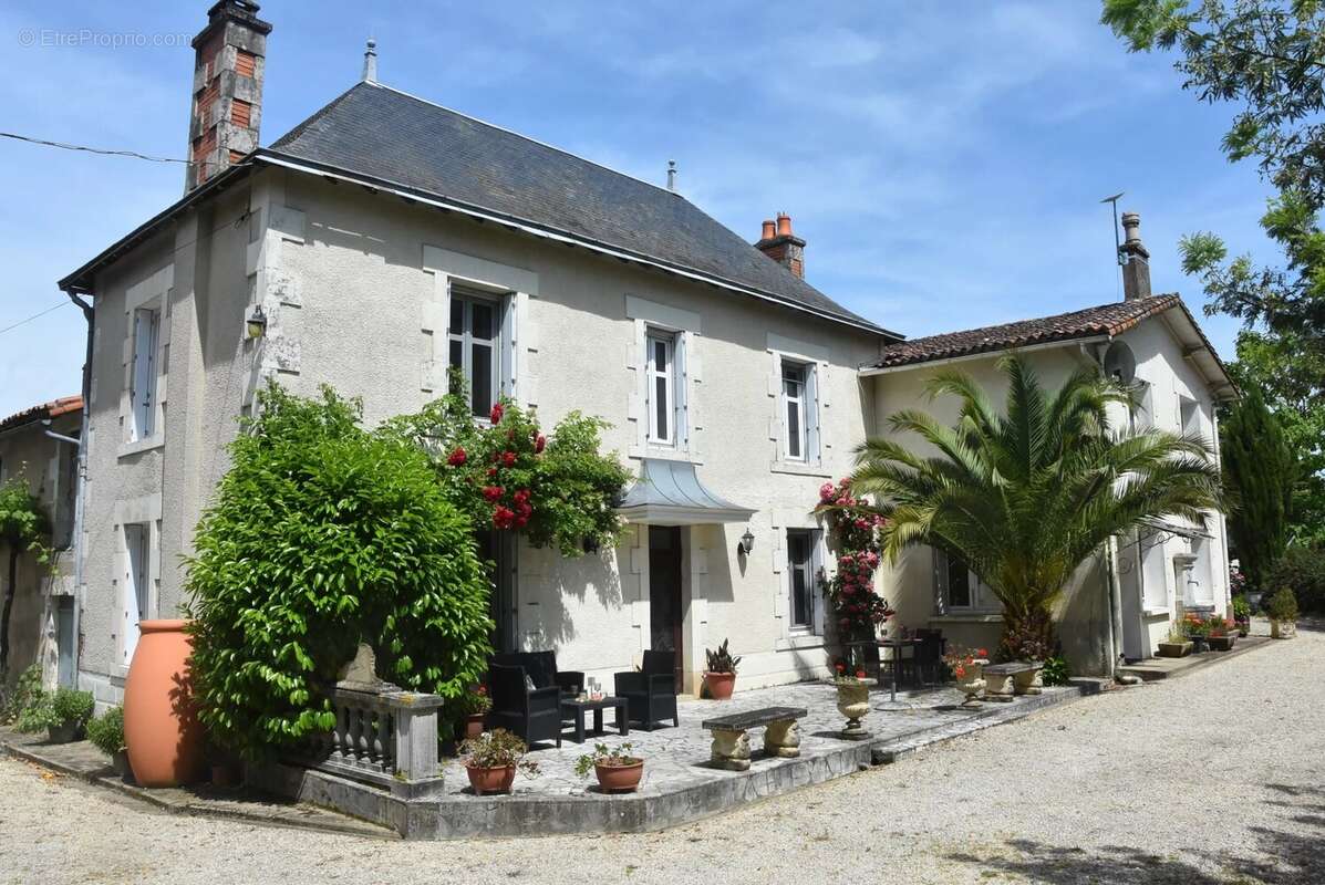 Maison à SAVIGNE
