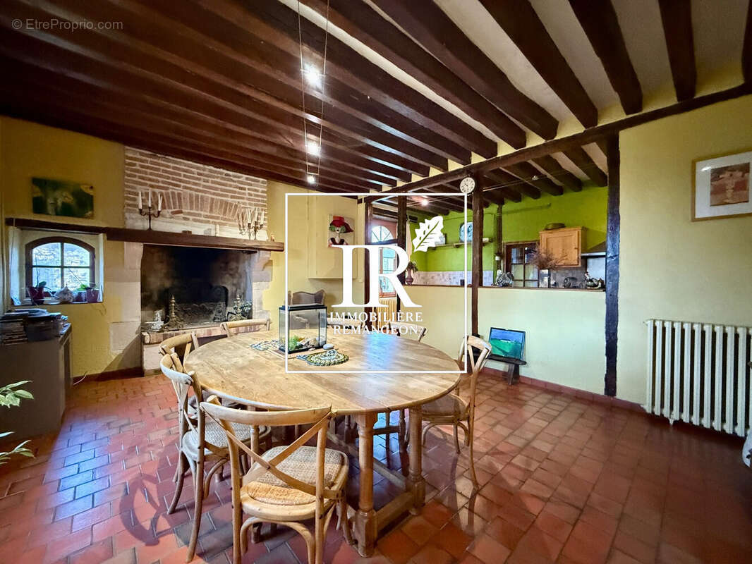 Maison 280 m² à Vierzon  - photo 6