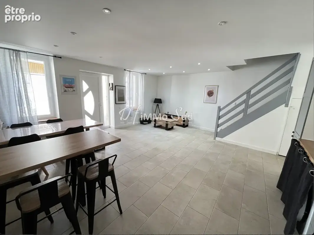 Maison de village T5 en r+2 en très bon état - photo 3