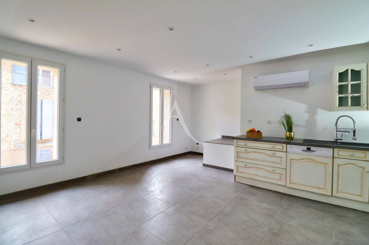 Appartement à GINASSERVIS