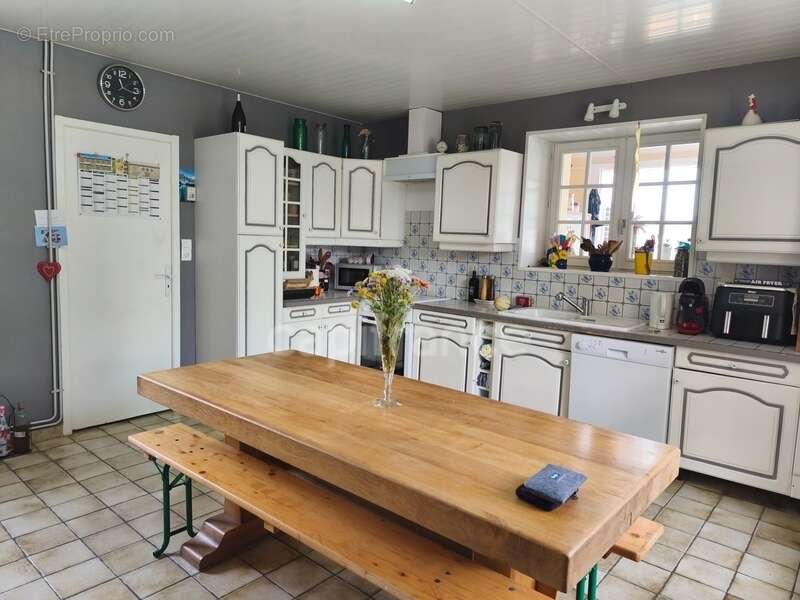 Maison familiale de 140 m² avec jardin clos – 5 chambres – Broyes (51120), à proximité de Sézanne - photo 6