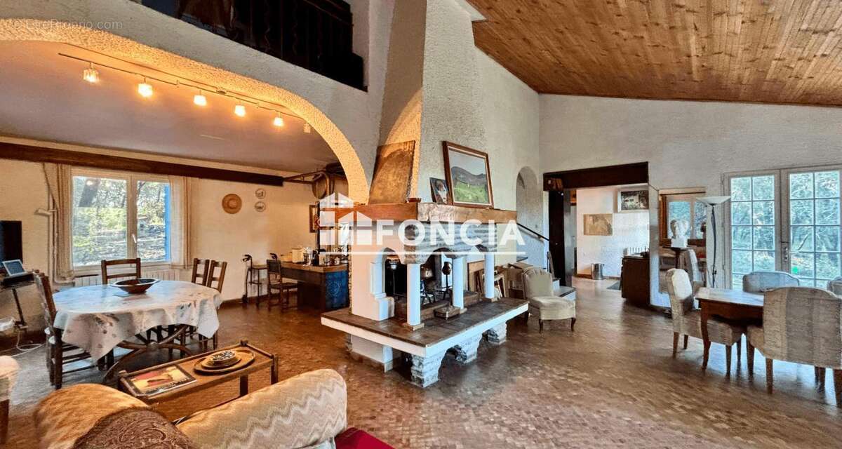 Maison à SALINELLES