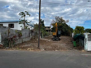 Terrain à SAINT-PIERRE