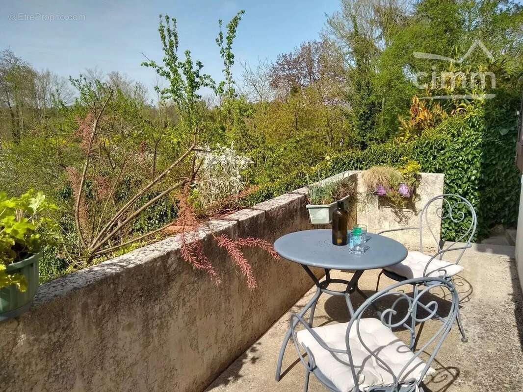 Maison à ISLES-LES-MELDEUSES