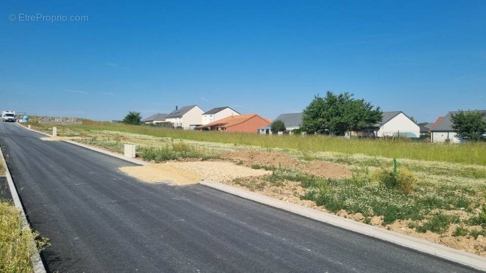 Terrain à DIEULOUARD