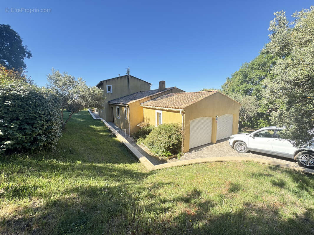 À vendre à Aups   Superbe villa récente avec piscine - photo 11