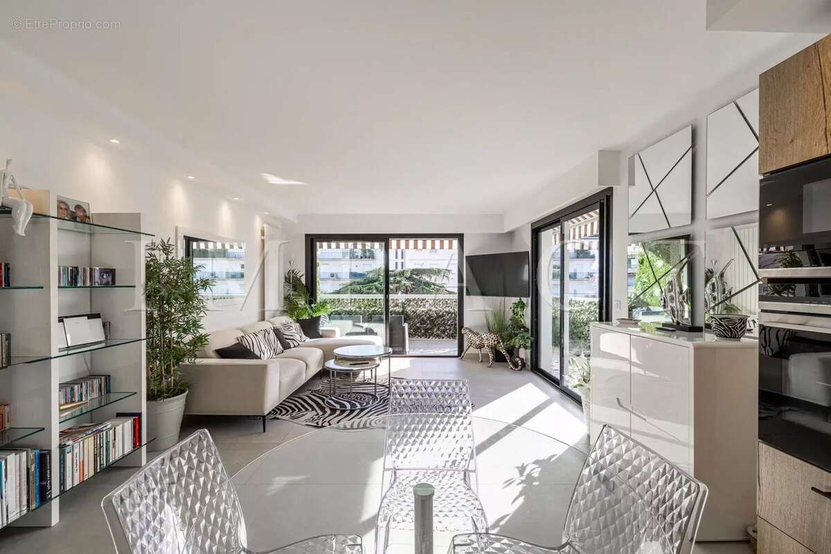 VENTE Appartement moderne à Cannes avec terrasse - photo 2