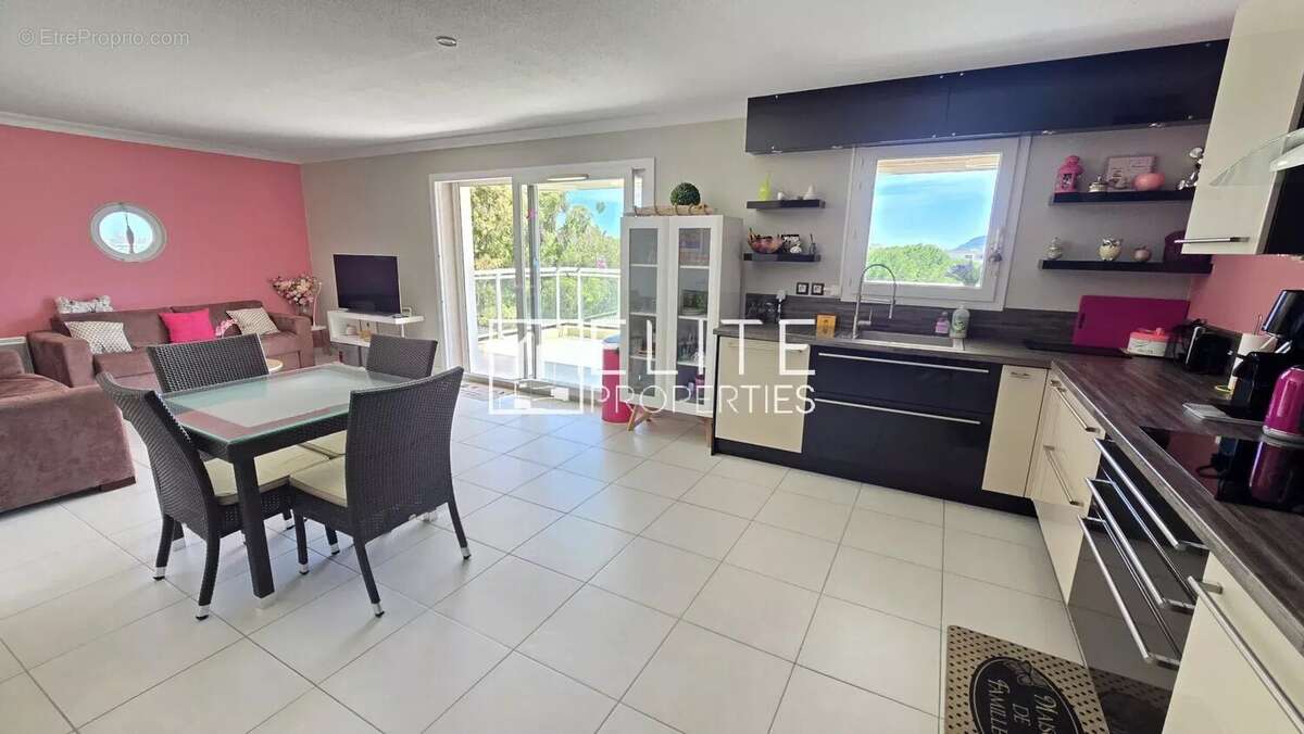 Appartement à MANDELIEU-LA-NAPOULE