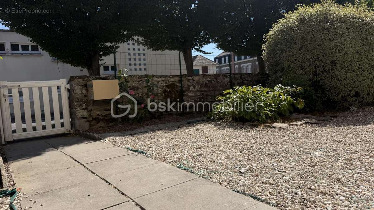 Maison de ville entièrement rénovée - photo 12