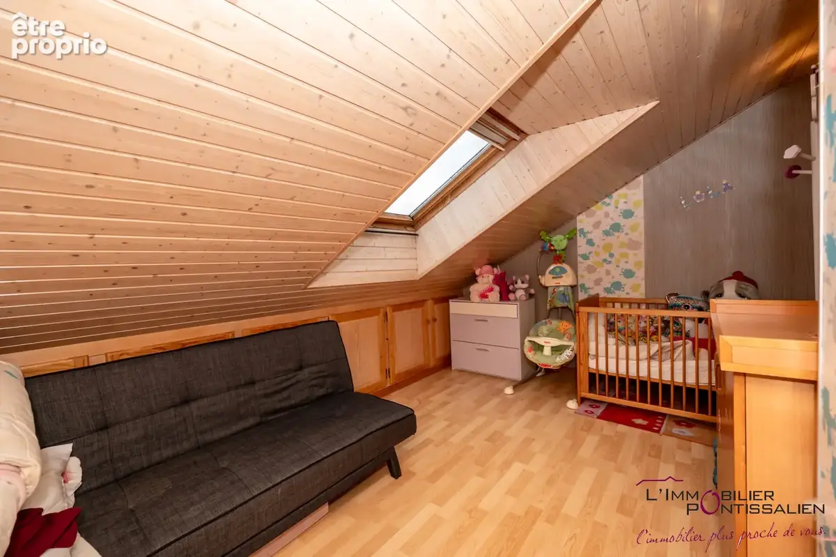 Maison - vuillecin - 200m2 - 6 chambres - photo 9