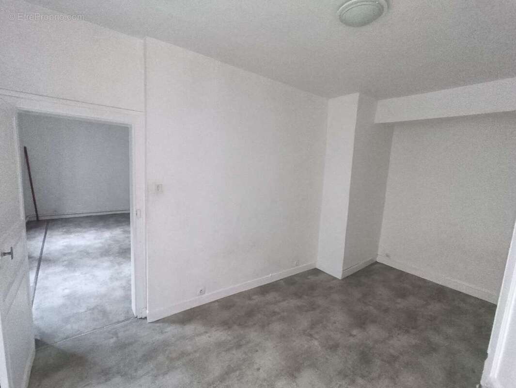 Appartement 330 m² à Tulle  - photo 1274