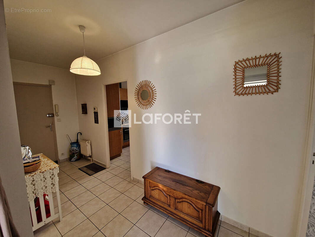 Appartement à ONET-LE-CHATEAU