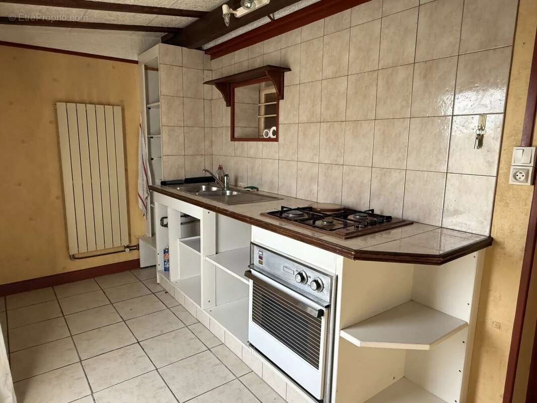 Maison à SAINT-JULIEN-DU-SAULT