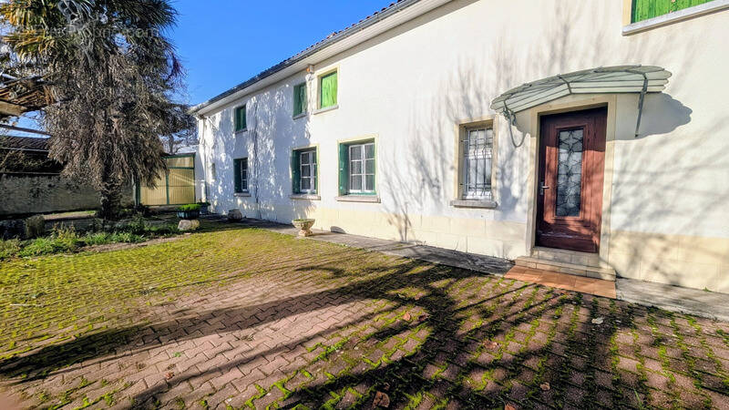 Maison à SALLES-D'ANGLES