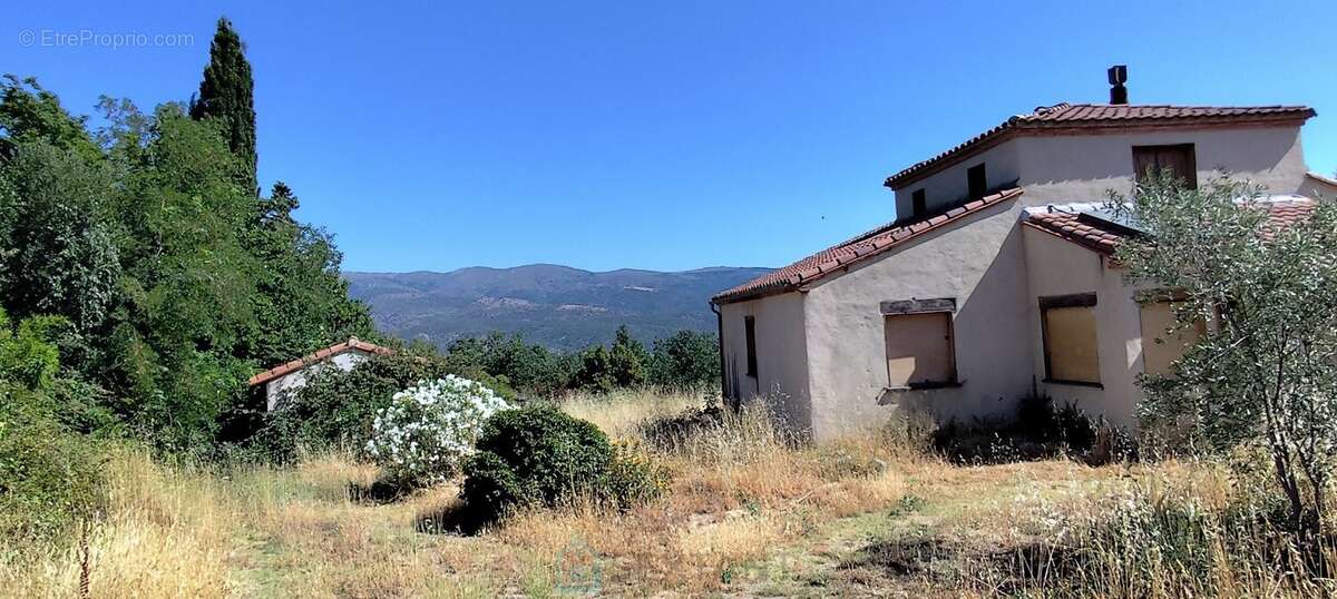 Maison bio climatique 6 pièces à rénover sur terrain 2500 m² - photo 2