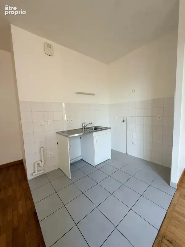 EXCLUSIVITÉ — Bordeaux Saint-Pierre : Rare appartement 2 pièces très lumineux avec ascenseur - photo 3