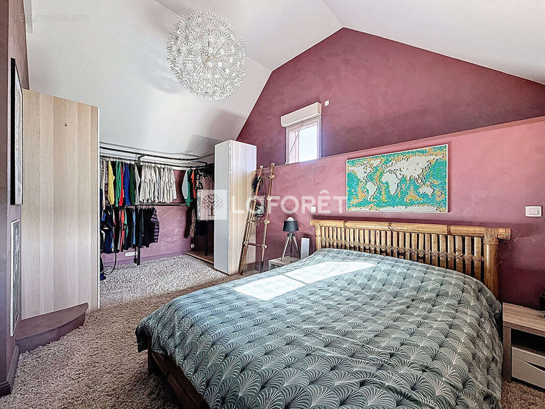 Maison à SAINT-QUENTIN-LES-CHARDONNETS