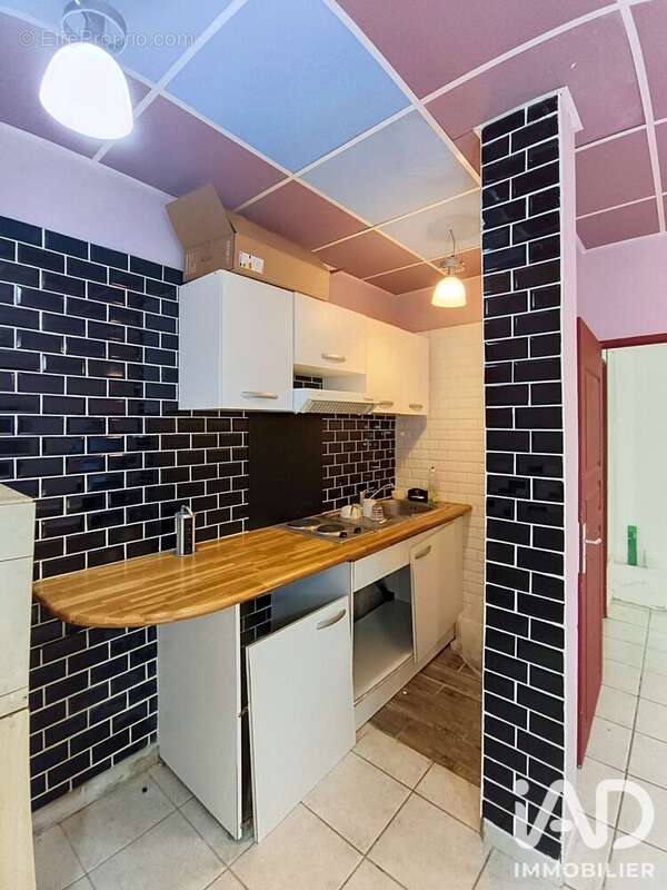 Commerce 55 m² à Saint-Denis  - photo 3