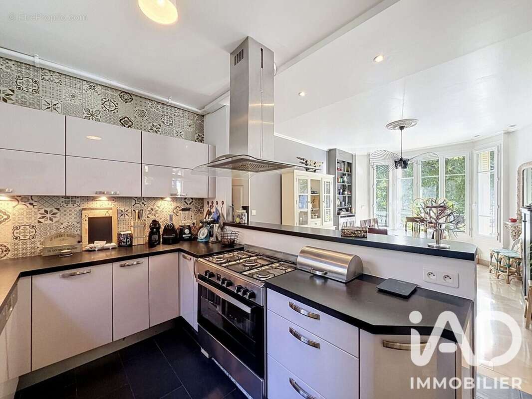 Maison 180 m² à Aulnay-Sous-Bois  - photo 8