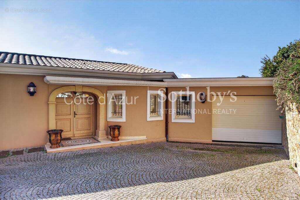 Maison à MANDELIEU-LA-NAPOULE