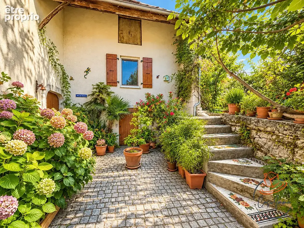 Photo Maison à Farges au prix de 620 000€