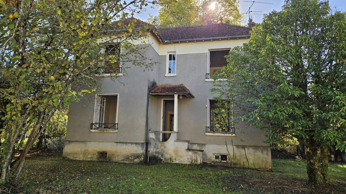 Maison à MANSAC