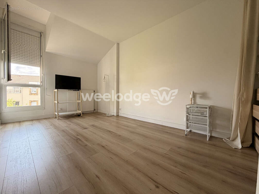 Appartement 83 m² à Acheres  - photo 5