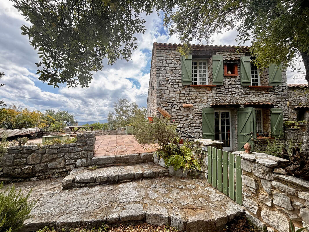 Maison à SAINT-JULIEN