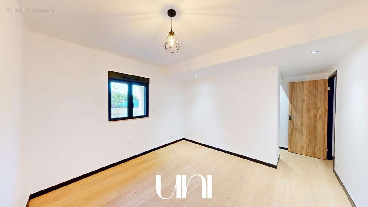 Maison à BRETTEVILLE-L'ORGUEILLEUSE