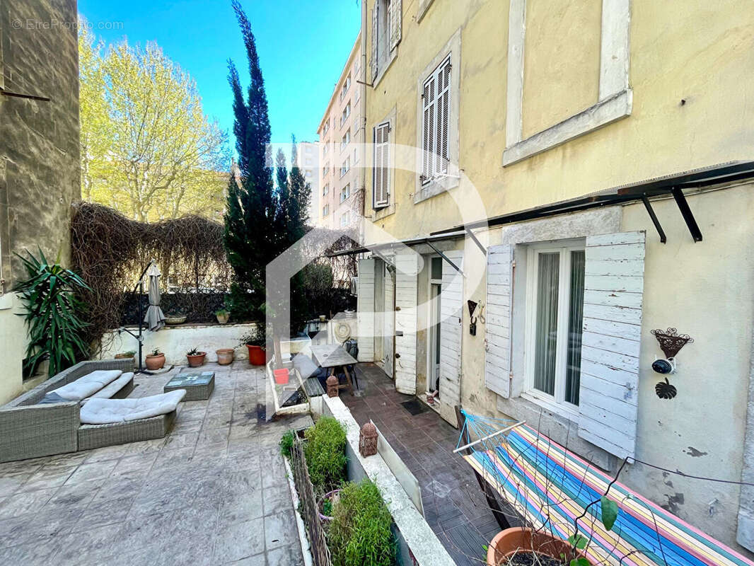 Appartement à MARSEILLE-4E