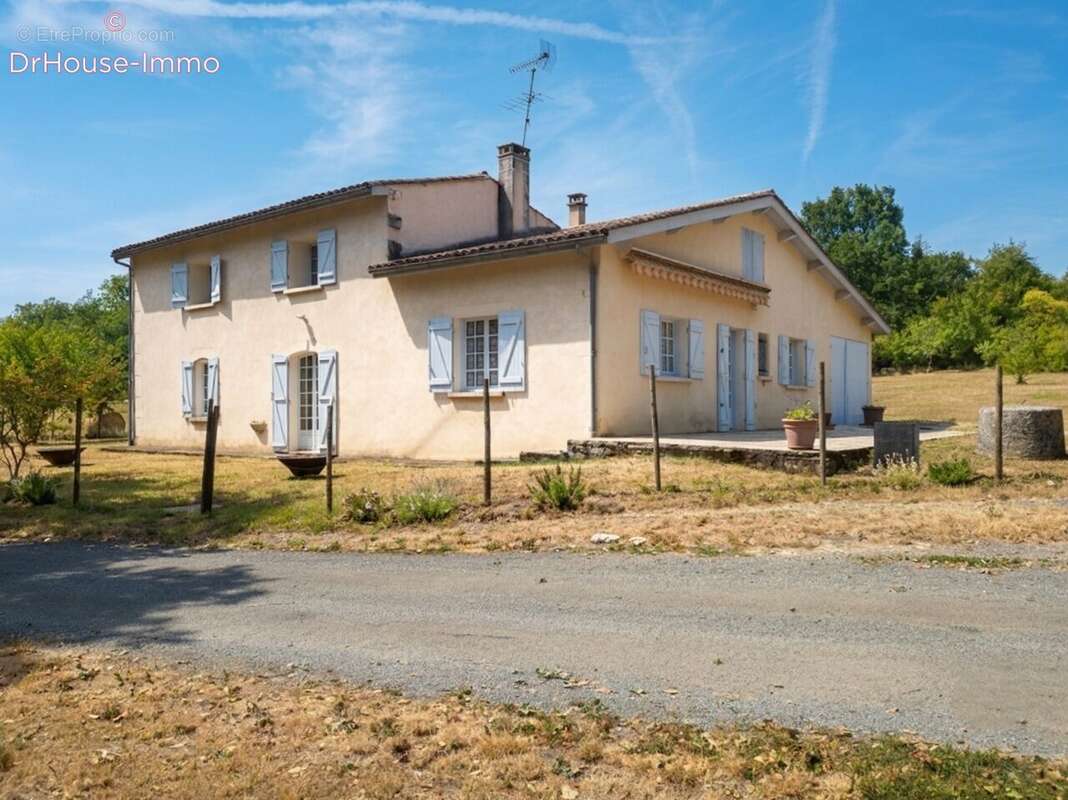 Maison à NAUJAN-ET-POSTIAC