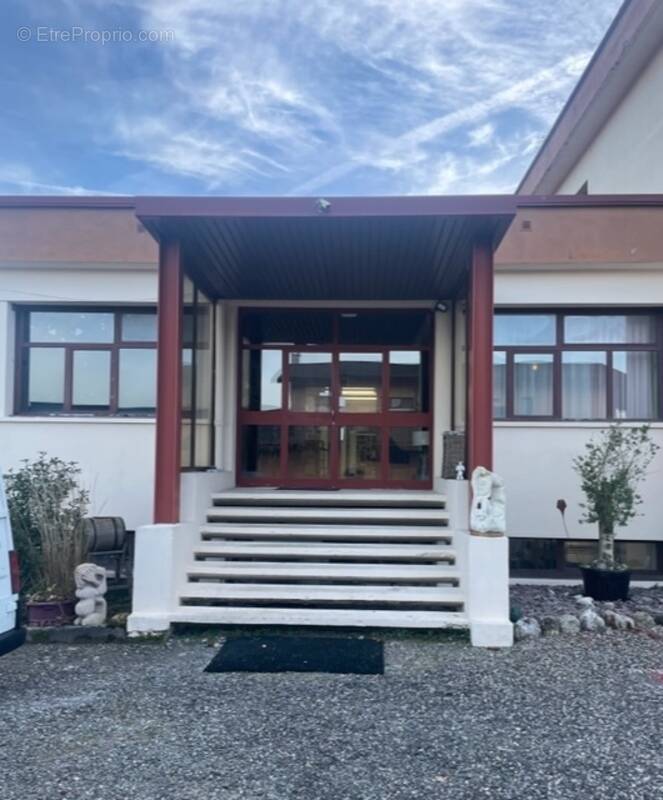 Commerce à BONNEVILLE