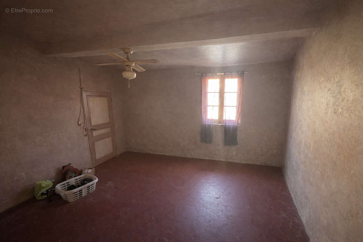 Maison à LE CASTELLET