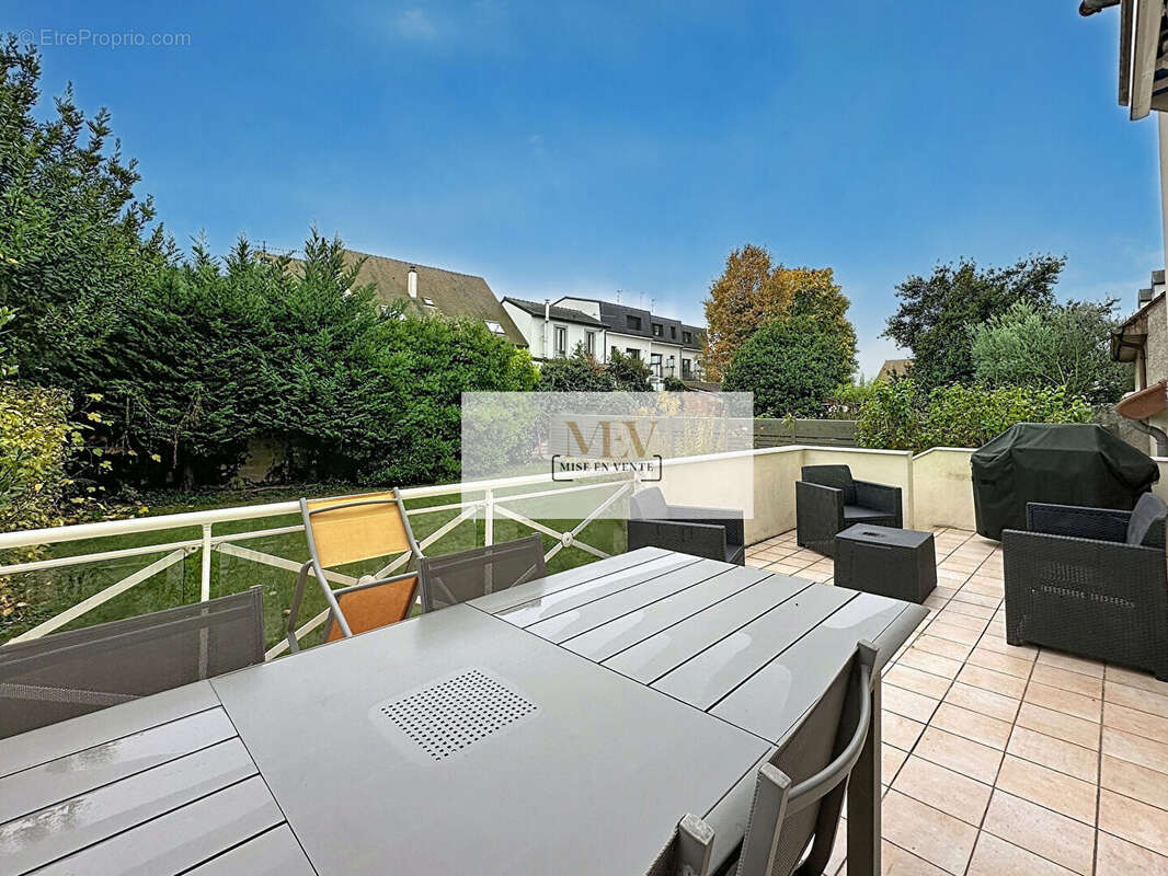 Maison à BRY-SUR-MARNE