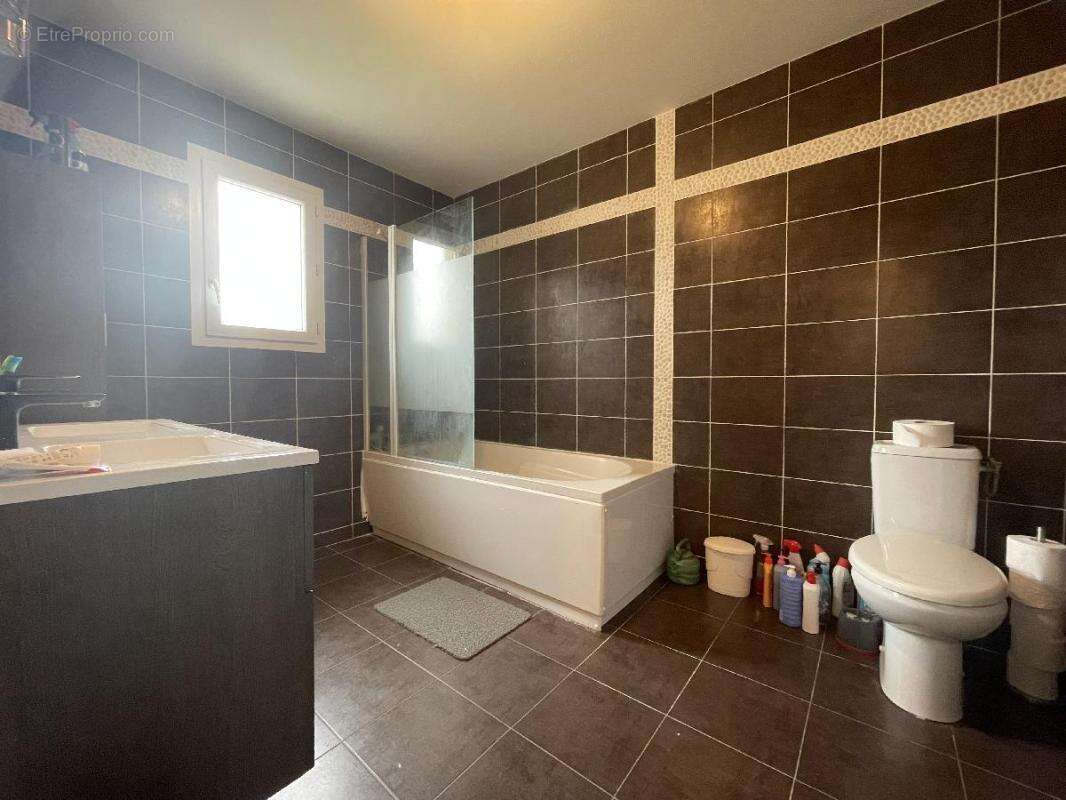 Maison à SAINTE-LUCE-SUR-LOIRE