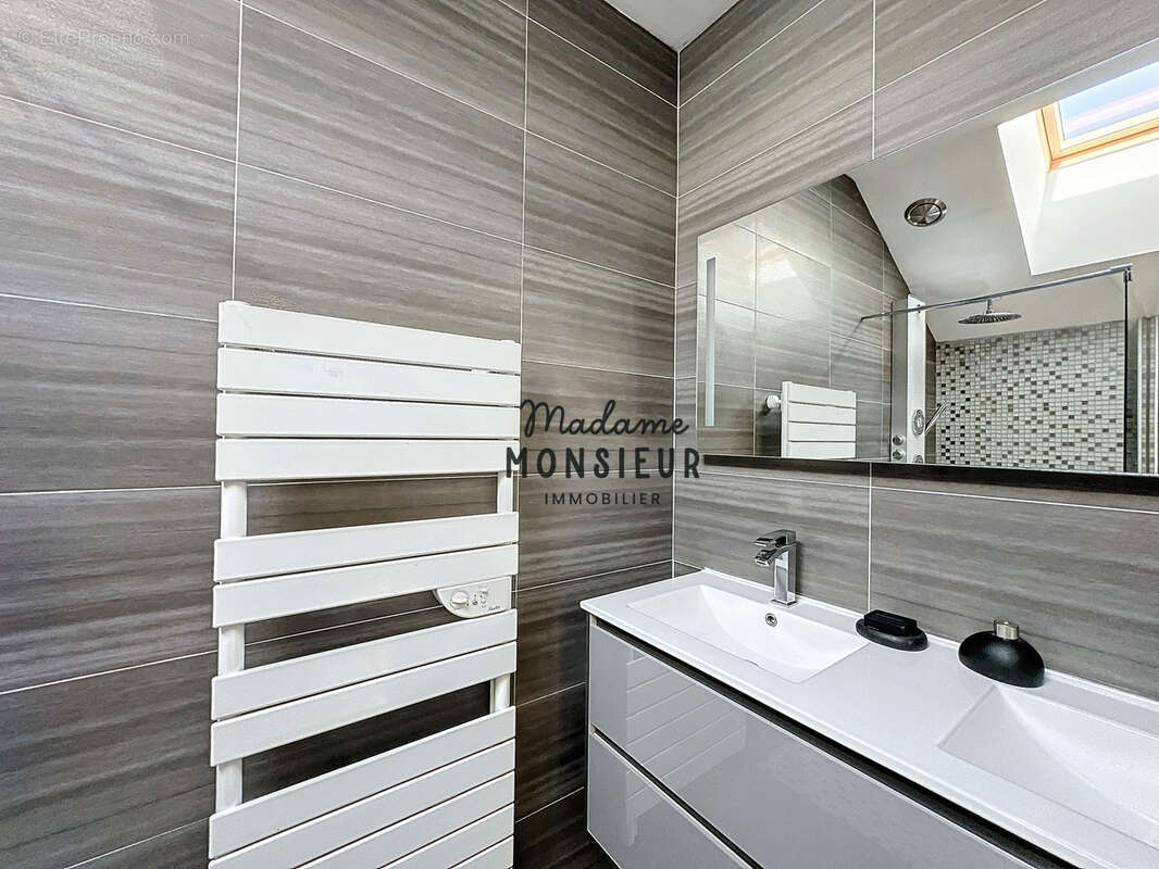 Maison à BOURGOIN-JALLIEU