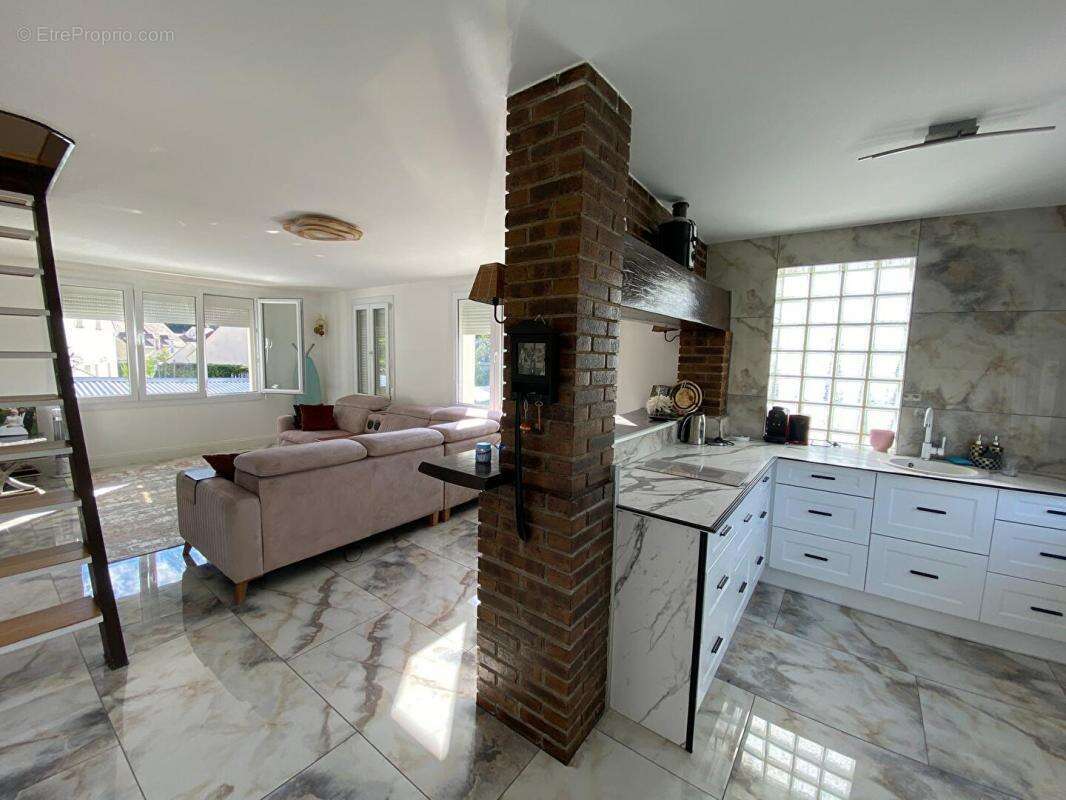 Maison à LA CHAPELLE-EN-SERVAL