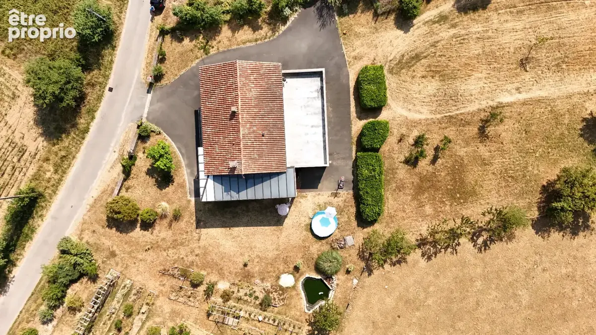 Maison de plain-pied sur terrasse & véranda de 45 m² - Vue dégagée sur terrain clos de 3 800 m² - photo 16