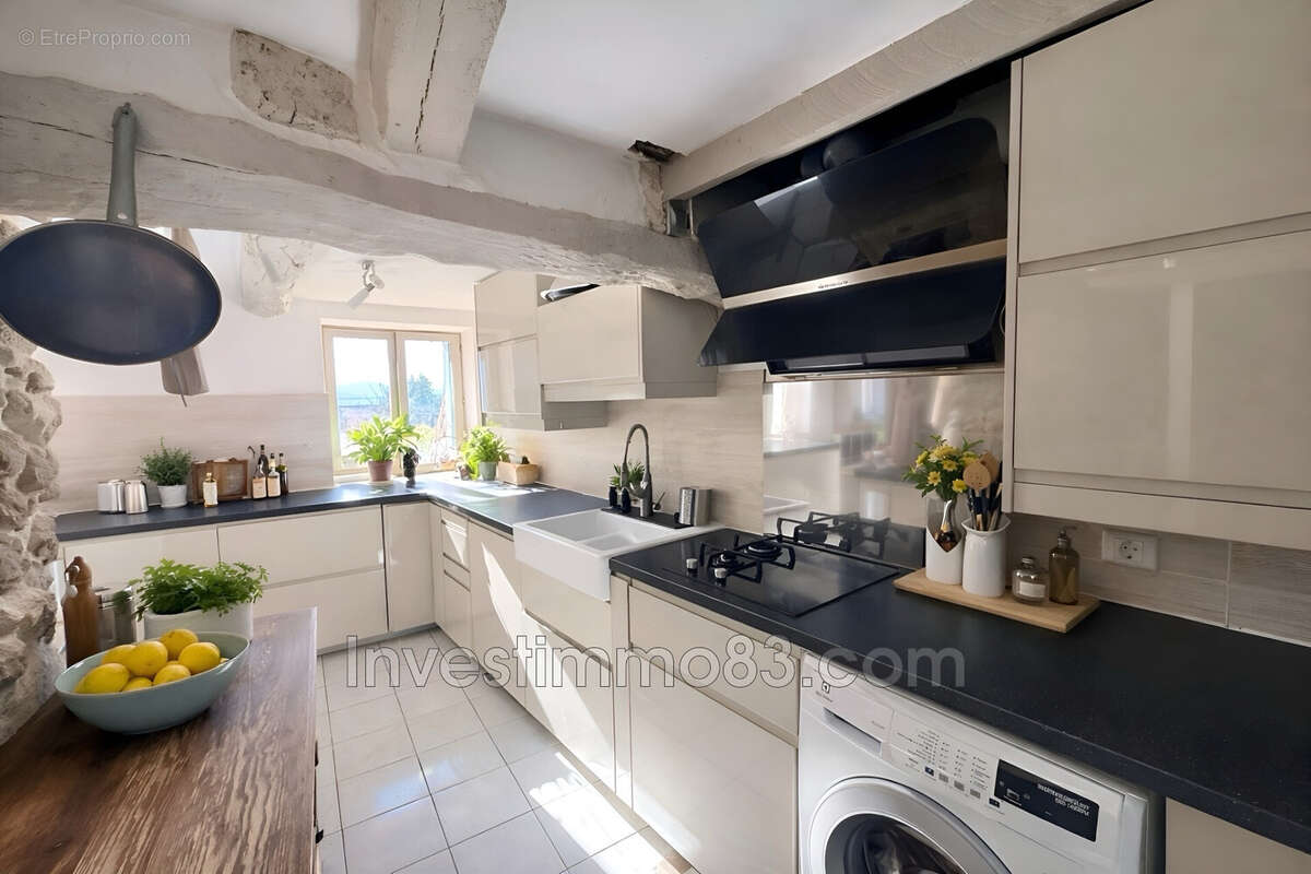 Maison à POURRIERES