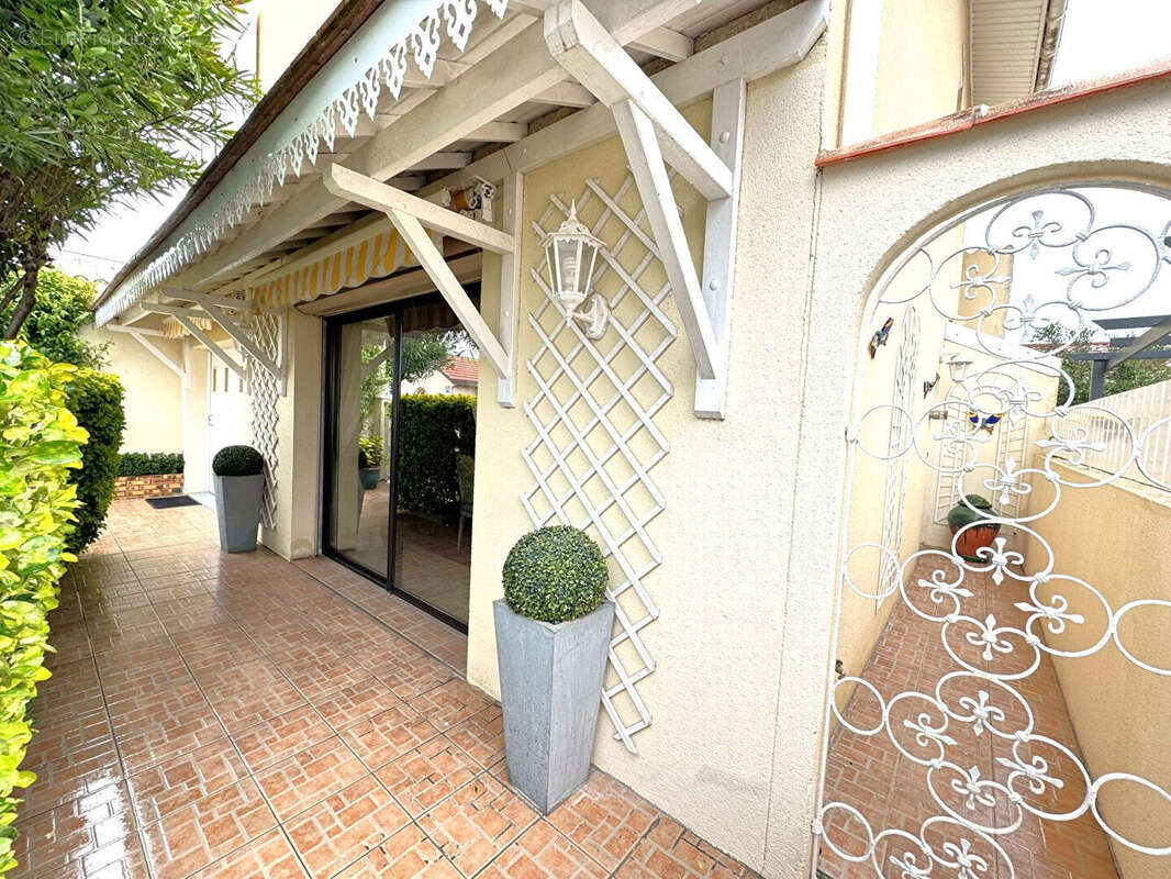 Maison Arcachon 6 pièce(s) 131 m2 - photo 2