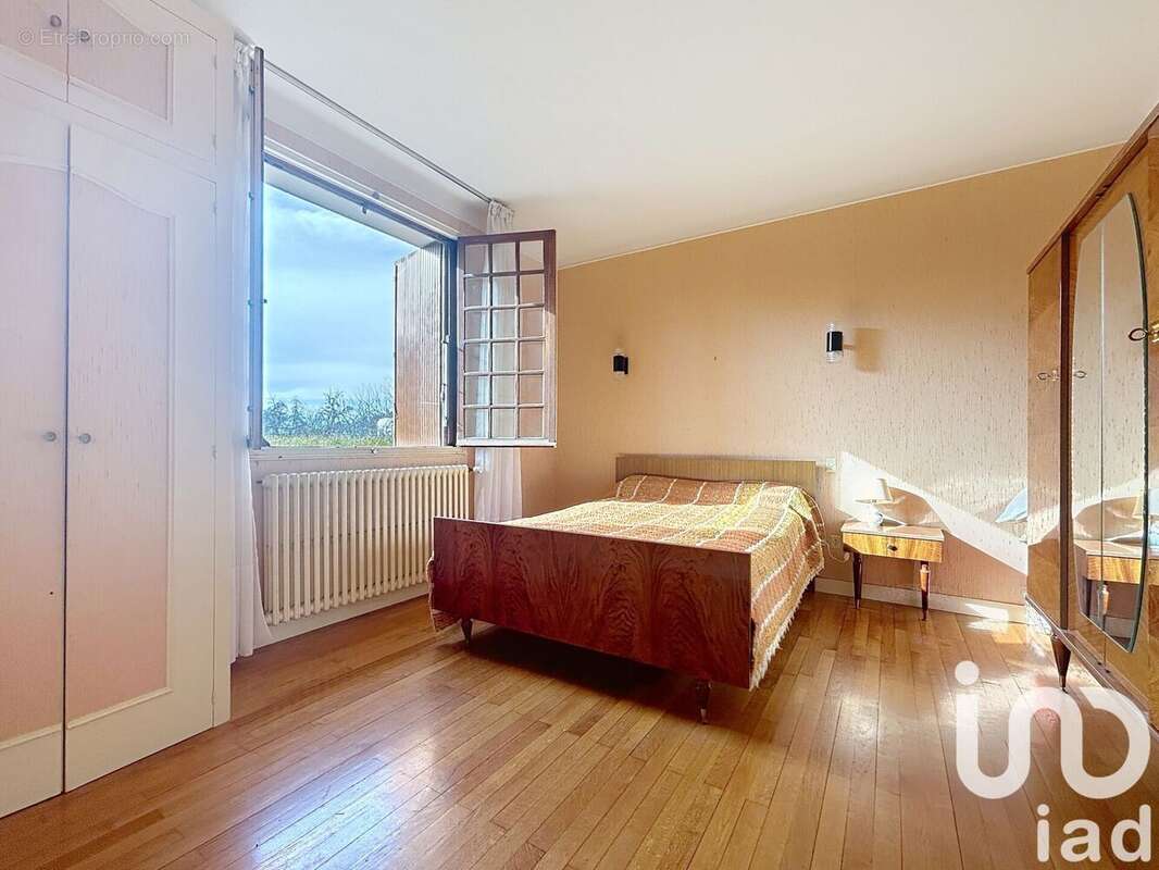 Maison 157 m² à Massignac  - photo 7