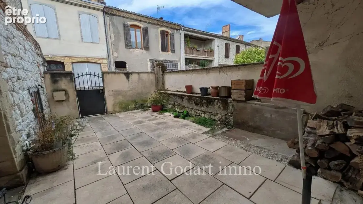 Maison de village en pierre avec 5 chambres et cour - photo 2