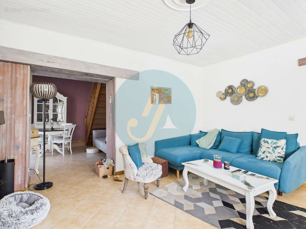 Maison à SAINT-AMAND-EN-PUISAYE