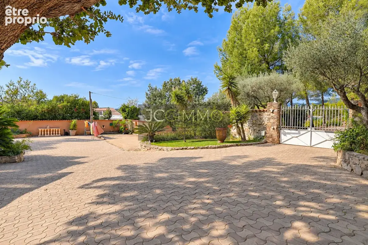 CARQUEIRANNE (BEAU VÉZÉ) - Maison T6 171 m2 - Terrain 5 202 m2 - Double Garage 43 m2 - Pool House - Piscine - - photo 5
