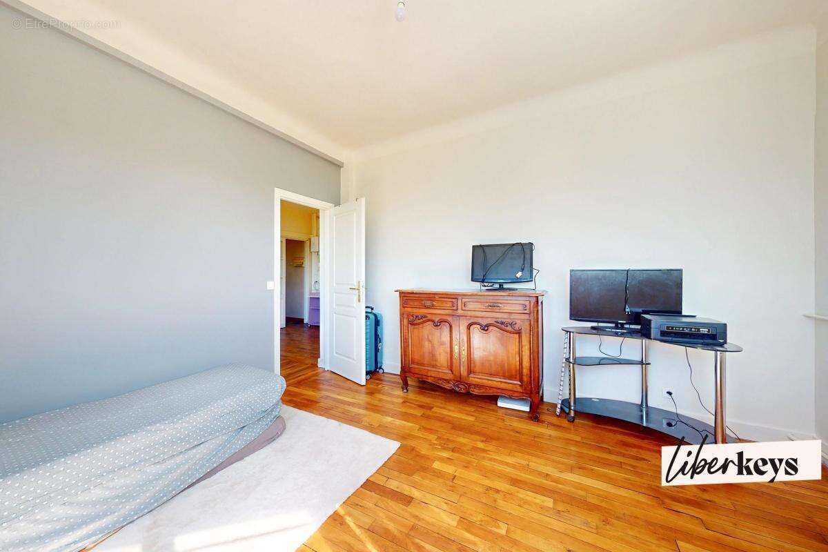 Appartement à MONTROUGE