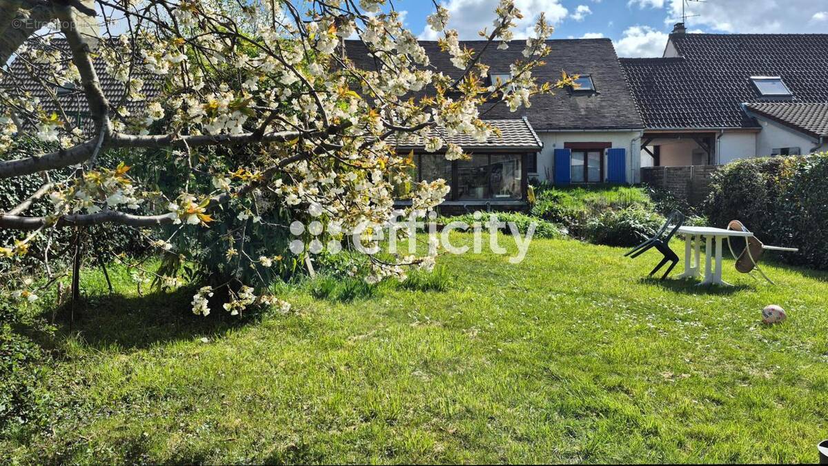 Maison à COURTRY