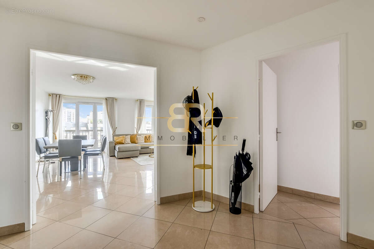 Appartement à CHARENTON-LE-PONT